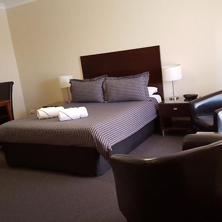 Gateway Motor Inn - Self Check-In Broken Hill Buitenkant foto