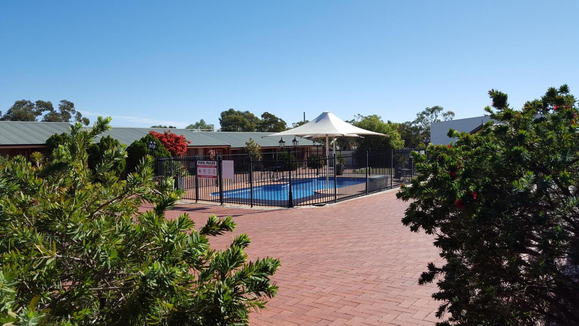 Gateway Motor Inn - Self Check-In Broken Hill Buitenkant foto