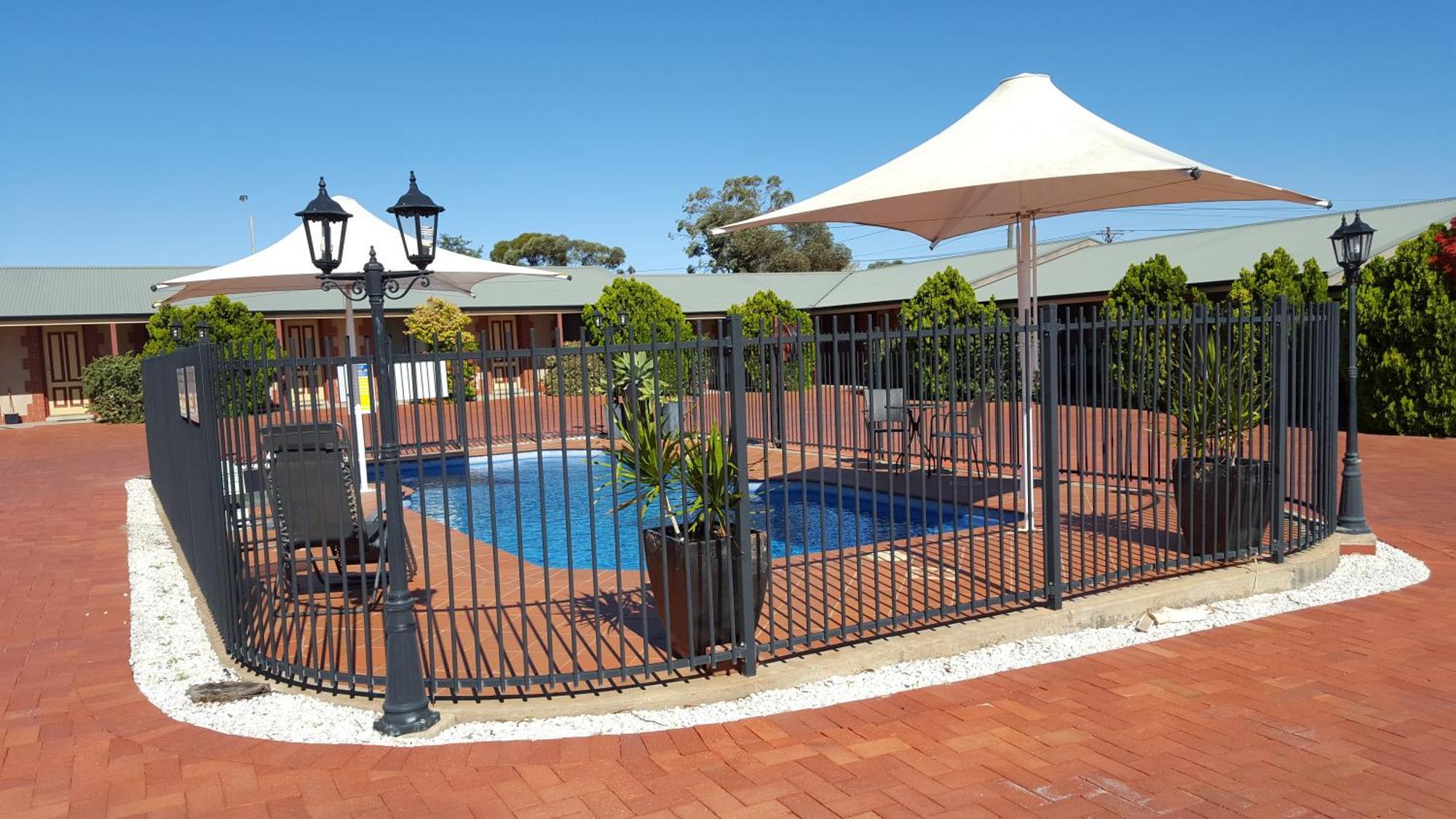 Gateway Motor Inn - Self Check-In Broken Hill Buitenkant foto