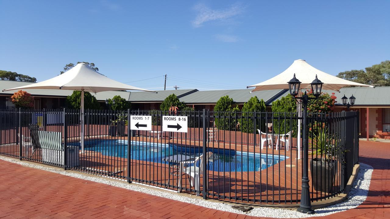Gateway Motor Inn - Self Check-In Broken Hill Buitenkant foto
