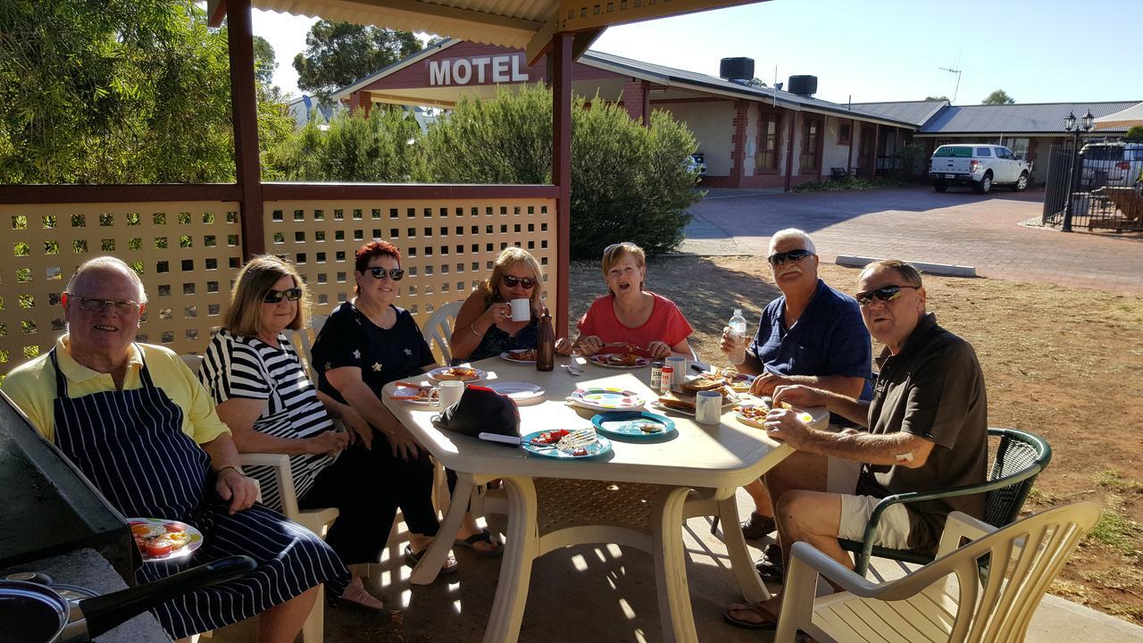 Gateway Motor Inn - Self Check-In Broken Hill Buitenkant foto