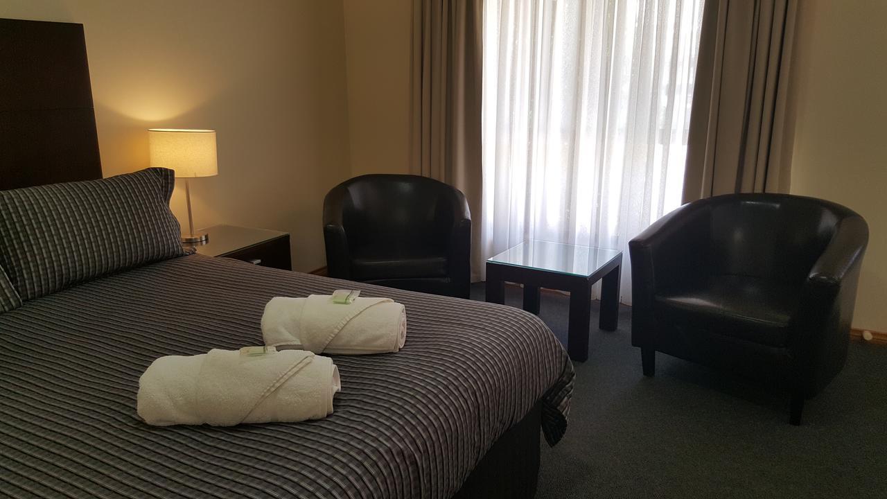 Gateway Motor Inn - Self Check-In Broken Hill Buitenkant foto